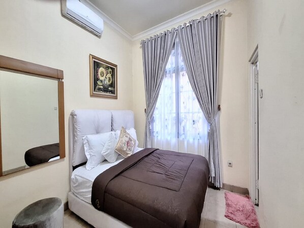 จูเนียร์วิลล่า, 2 ห้องนอน, วิวสวน | ห้องพักตกแต่งอย่างมีเอกลักษณ์, ตกแต่งพิเศษโดยเฉพาะ, โต๊ะทำงาน