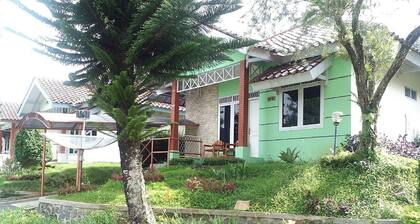 Villa Kota Bunga Cosmos