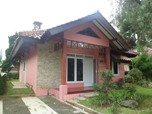 Exterior - Villa Kota Bunga Matahari (Cipanas)