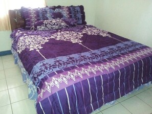 Villa, 5 Bedrooms | 1 bedroom, individually decorated, individually furnished, desk - Villa Kota Bunga Melati (Cipanas)