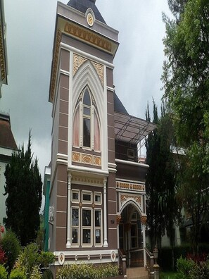 Front of property - Villa Kota Bunga Protea (Cipanas)