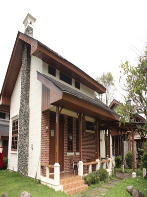 Front of property - Villa Kota Bunga Protea (Cipanas)