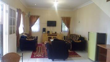 Villa, 2 Bedrooms | Living area | Flat-screen TV