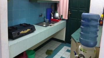 Villa, 3 Bedrooms | Dapur kecil peribadi | Peti sejuk, dapur, alat memasak/pinggan mangkuk/perkakas dapur