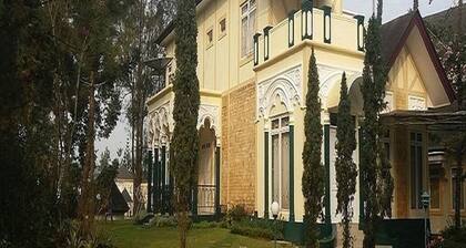 Villa Kota Bunga Teratai