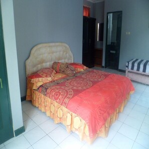 Casa, 3 dormitoris | 1 dormitori, escriptori i wifi gratuïta