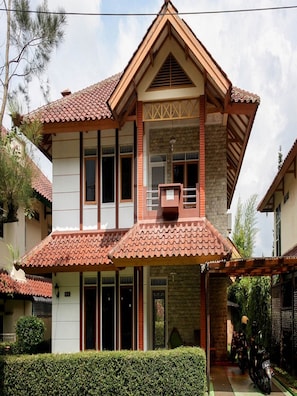 Façana frontal de l'allotjament