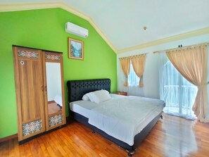 Villa, 3 Bedrooms | Desk, free WiFi
