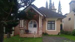 Front of property - Villa Kota Bunga Allamanda (Cipanas)