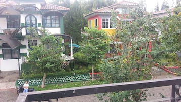 House, 5 Bedrooms | Terrace/patio