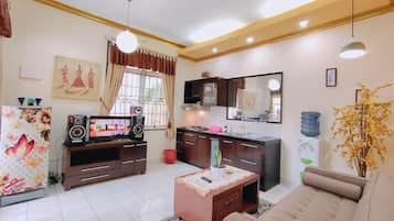 House, 2 Bedrooms | Living area