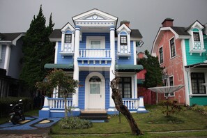 Villa, 3 Bedrooms | Terrace/patio - Villa Kota Bunga Peony (Cipanas)