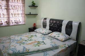 Villa, 4 Bedrooms | Free WiFi - Villa Kota Bunga Peony (Cipanas)