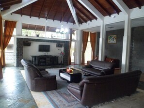 House, 5 Bedrooms | Living room | Flat-screen TV - Villa Kota Bunga Happy AA2-11 (Cipanas)