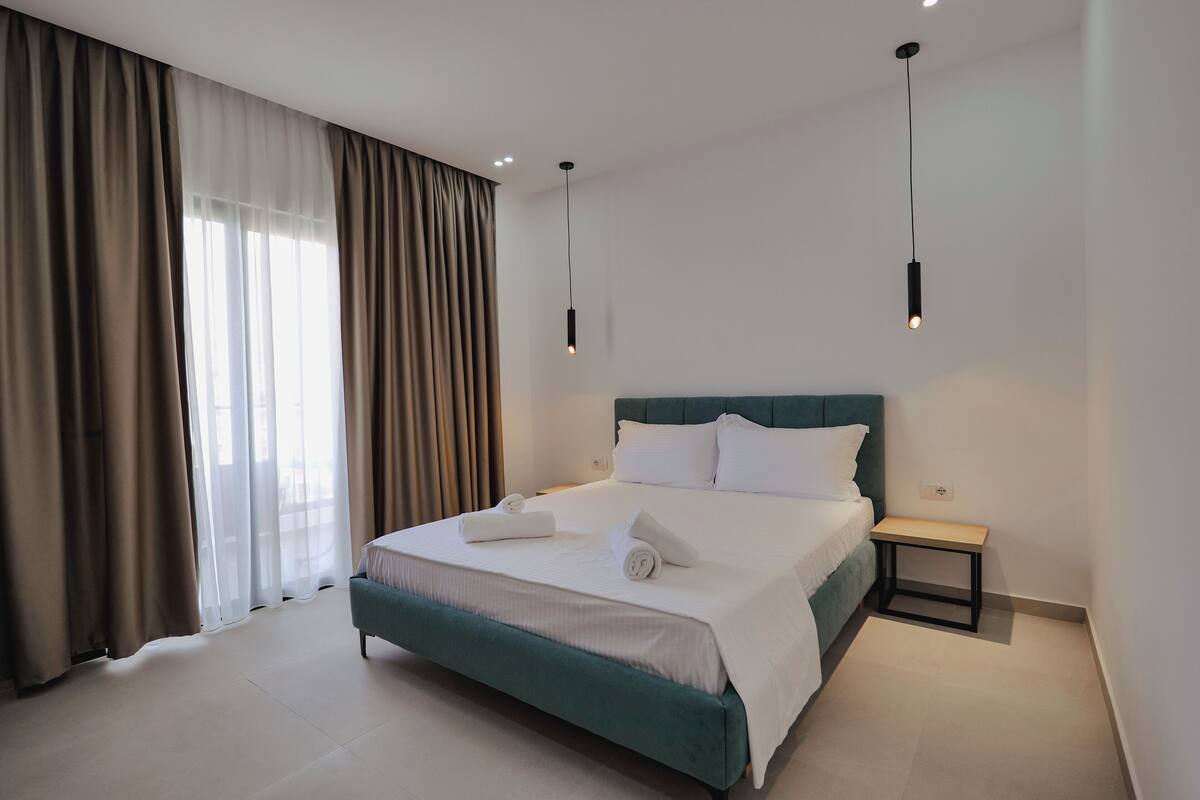Double Room with Side Sea View | 防音設備、WiFi (無料)