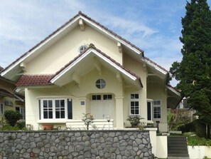 Fachada de la propiedad