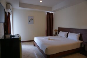 Superior Double Room | Myrkratjöld/-gardínur, ókeypis þráðlaus nettenging