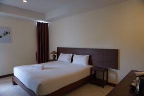 Superior Double Room | Rideaux d’obscurcissement, accès au Wi-Fi (inclus)