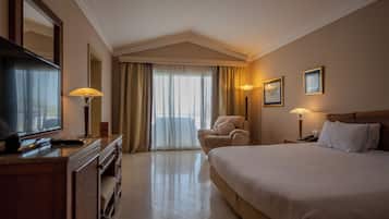 Minibar, in-room safe, desk, soundproofing