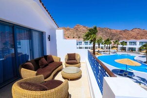 Frigobar, cofres nos quartos, quartos à prova de som