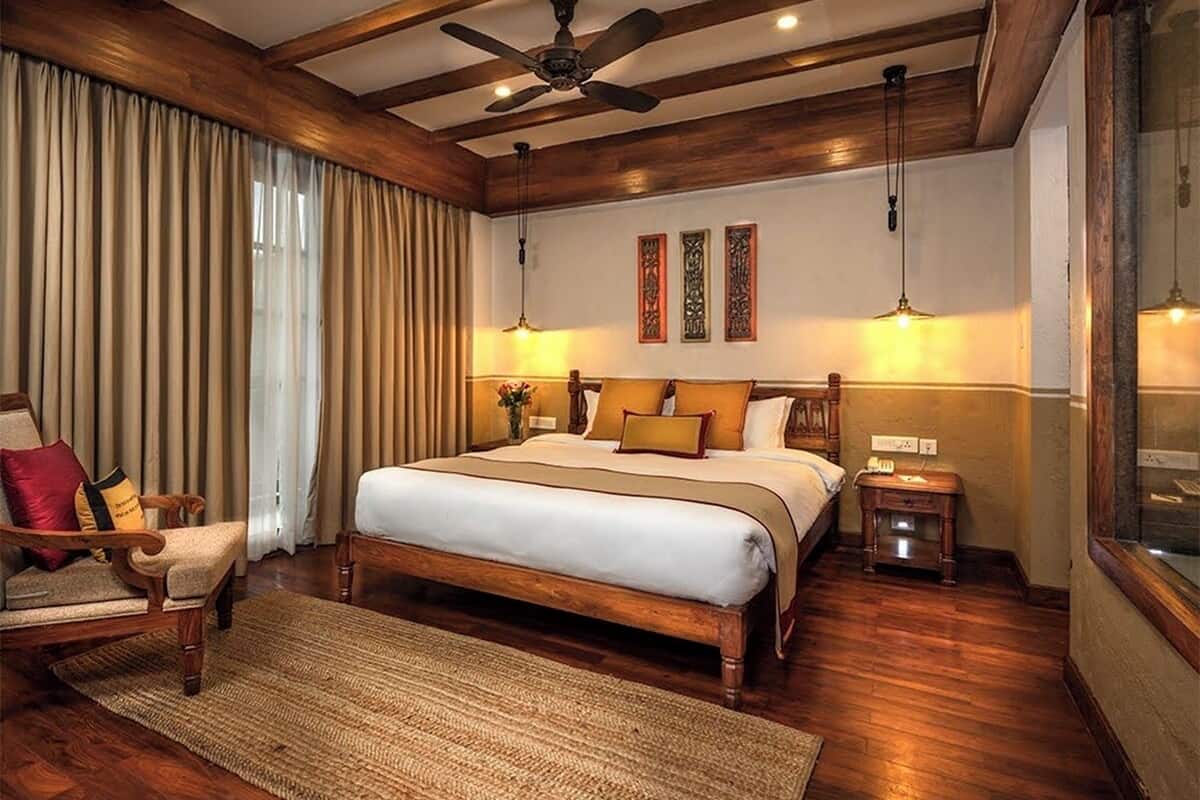 Suíte executiva, 1 cama King | Roupas de cama premium, camas com colchões pillow-top, frigobar