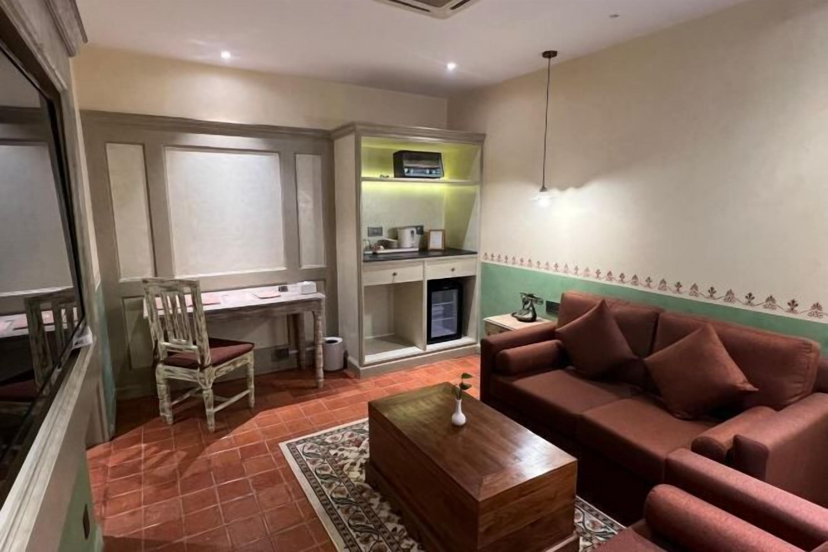 Living area | 40-inch flat-screen TV with satellite channels, TV, Netflix