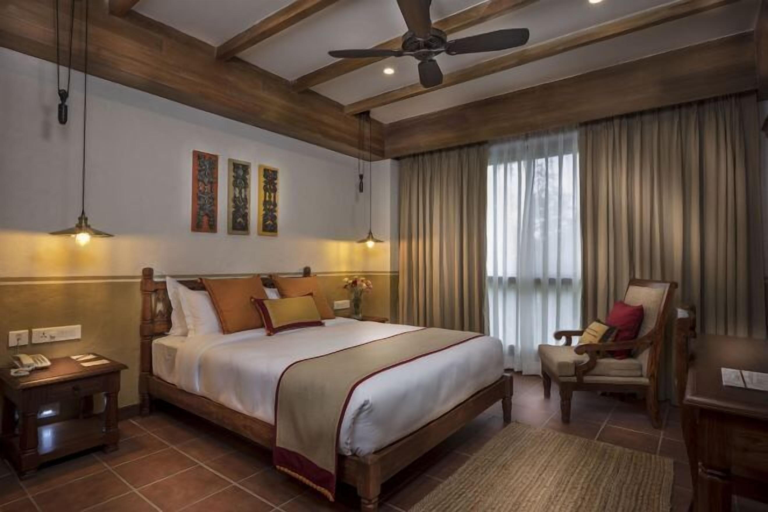 Premium bedding, pillowtop beds, minibar, in-room safe