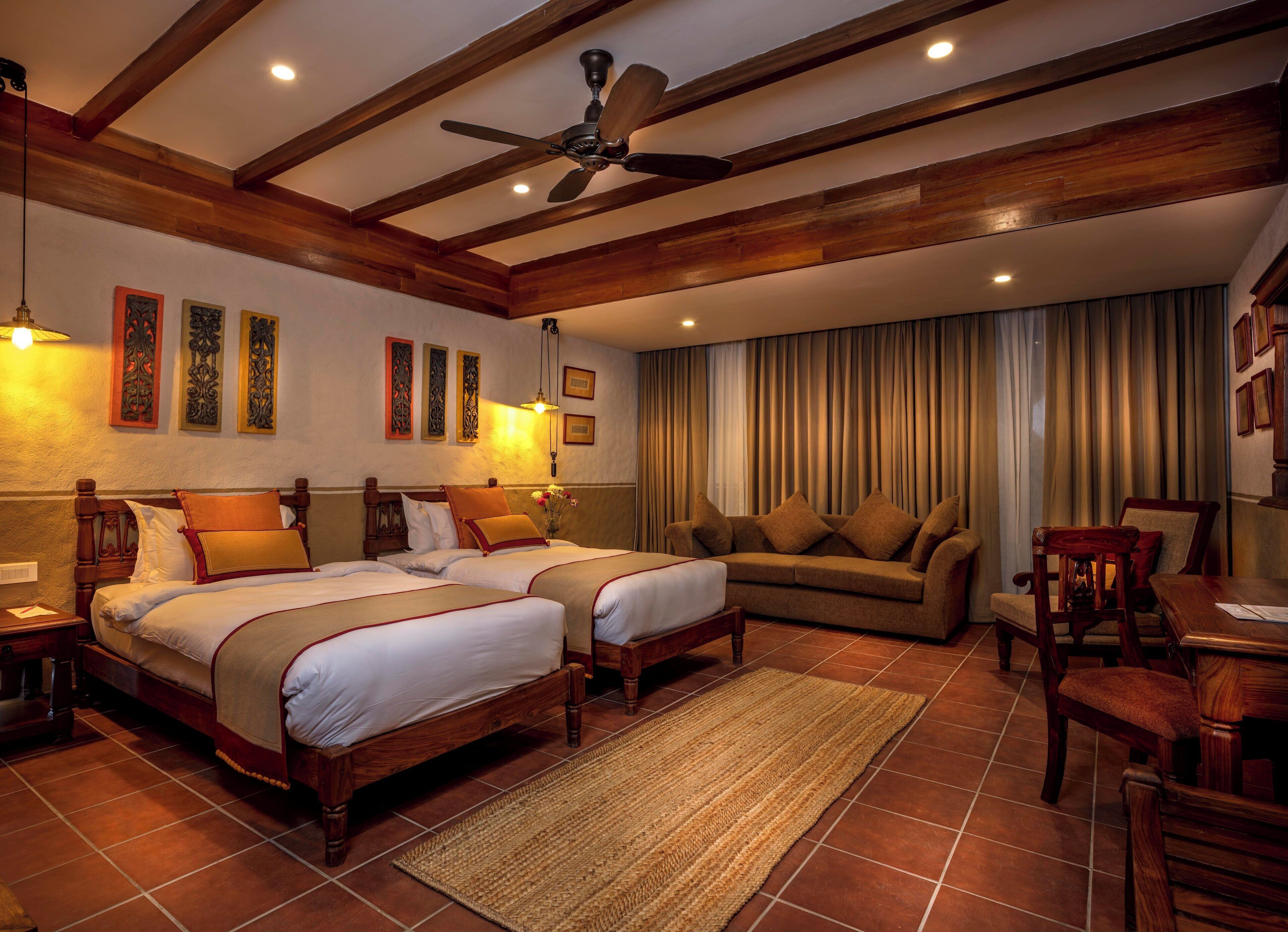 Quarto duplo luxo, 1 quarto | Roupas de cama premium, camas com colchões pillow-top, frigobar