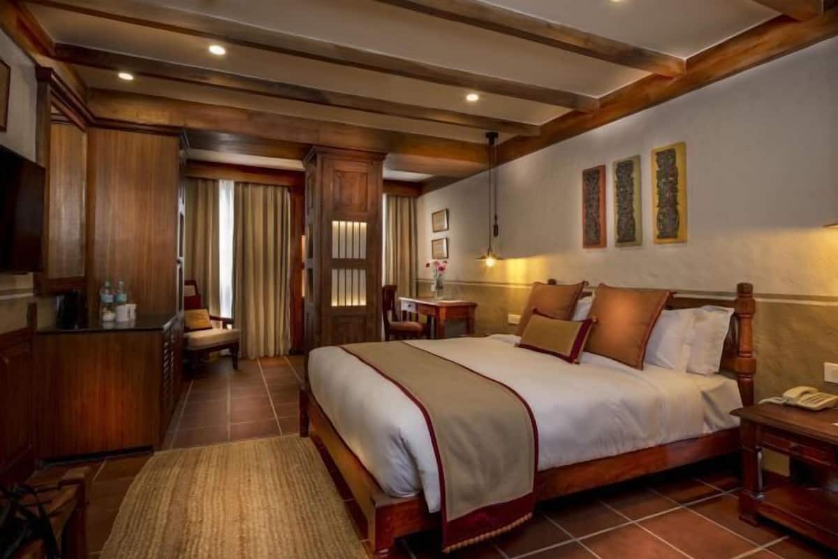 Ropa de cama de alta calidad, colchones con pillow-top y minibar 