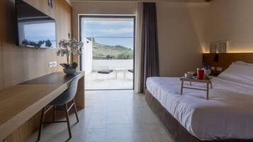 Luxury Room | Premium bedding, down comforters, memory foam beds