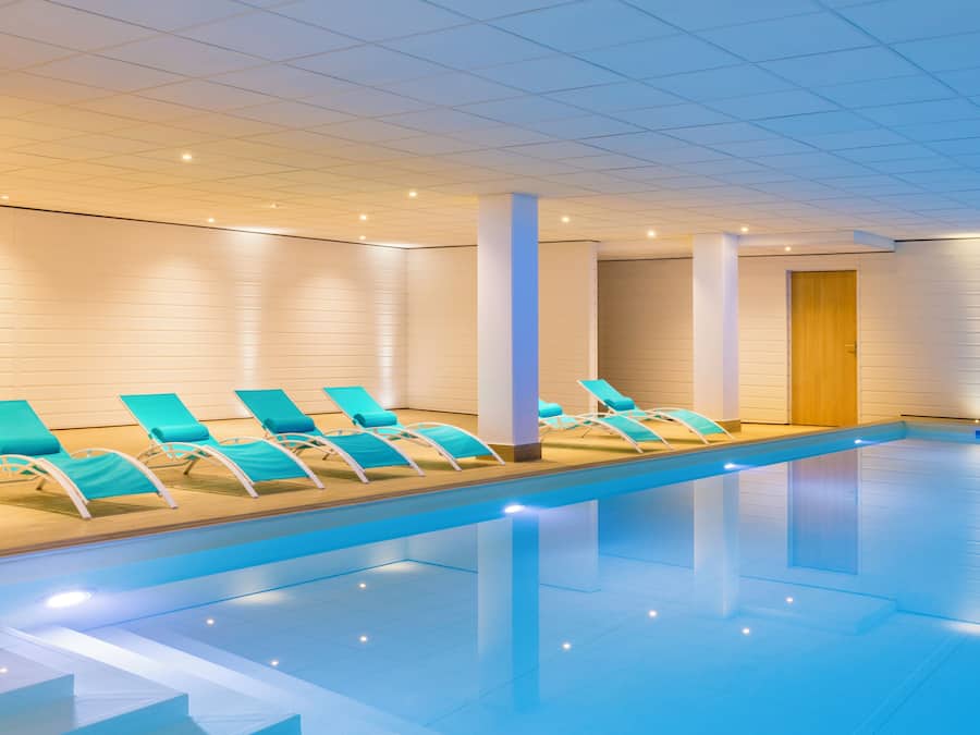 Indoor pool, open 6:30 AM to 10:00 PM, sun loungers