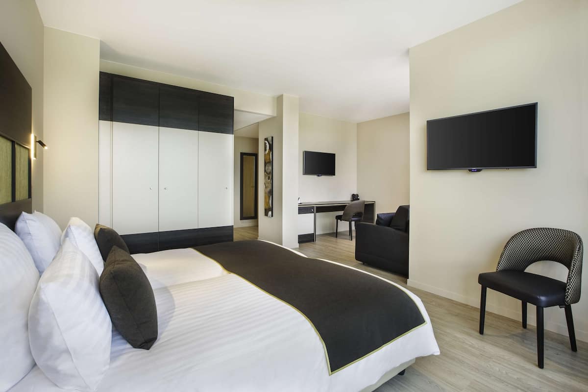 Ropa de cama de alta calidad y camas con pillow-top