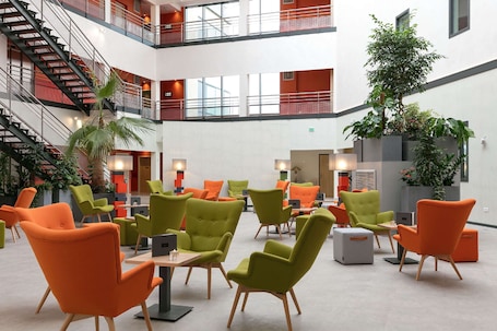 Lobby. Best Western Plus Hotel Escapade Senlis