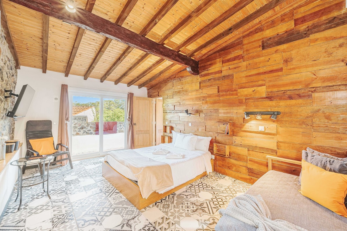 Apartamento familiar, 1 habitación | Cortinas opacas, tabla de planchar con plancha, wifi gratis