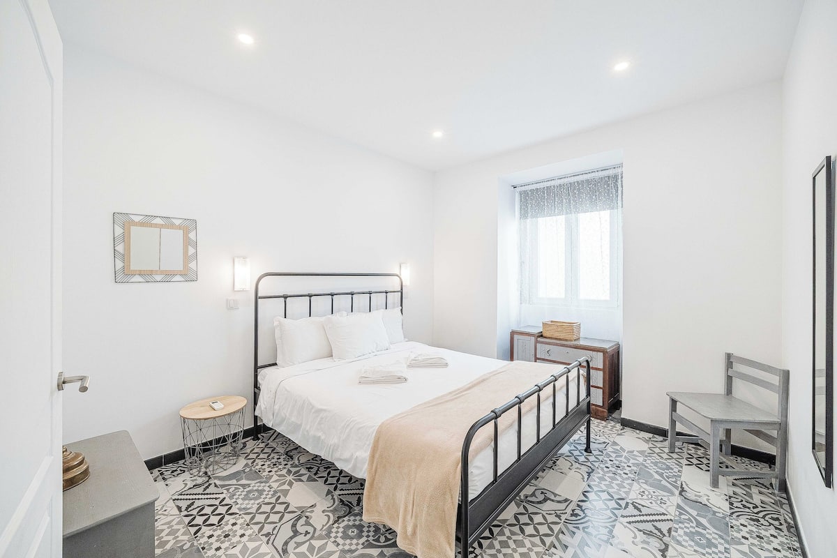Apartamento, 1 habitación | Cortinas opacas, tabla de planchar con plancha, wifi gratis