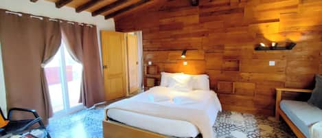 Apartamento familiar, 1 habitación | Cortinas opacas, tabla de planchar con plancha, wifi gratis