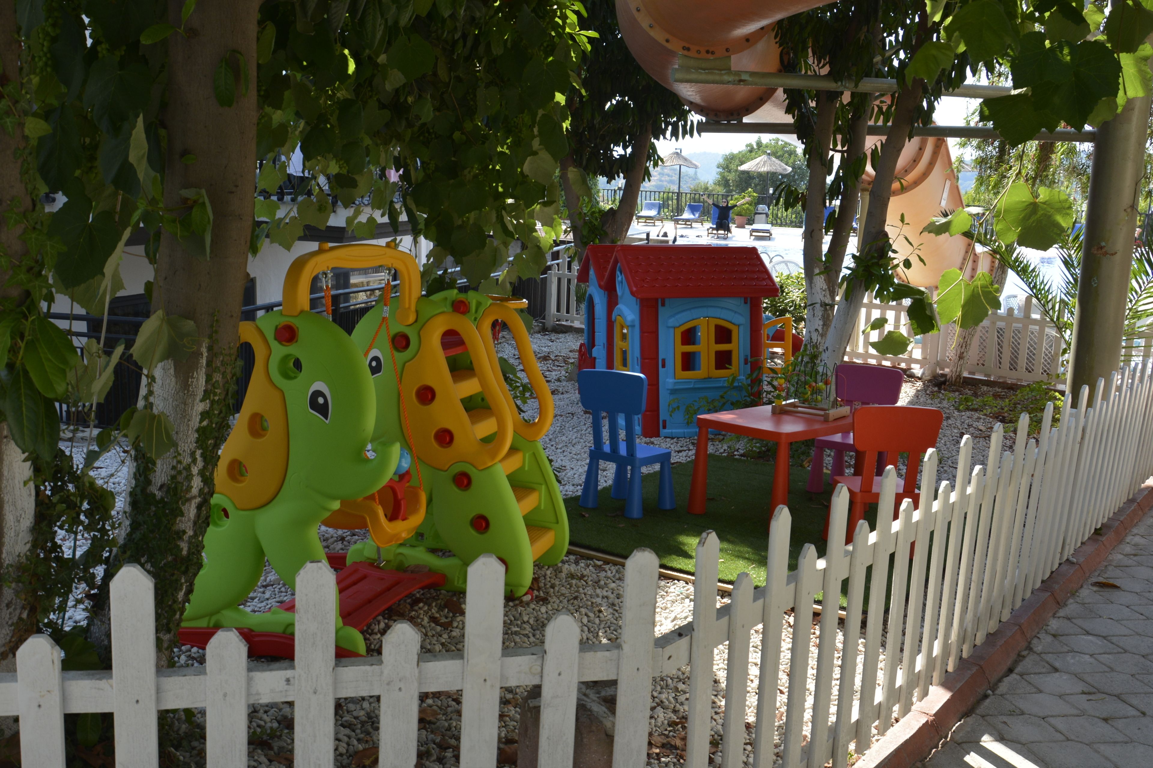 children’s play area – outdoor