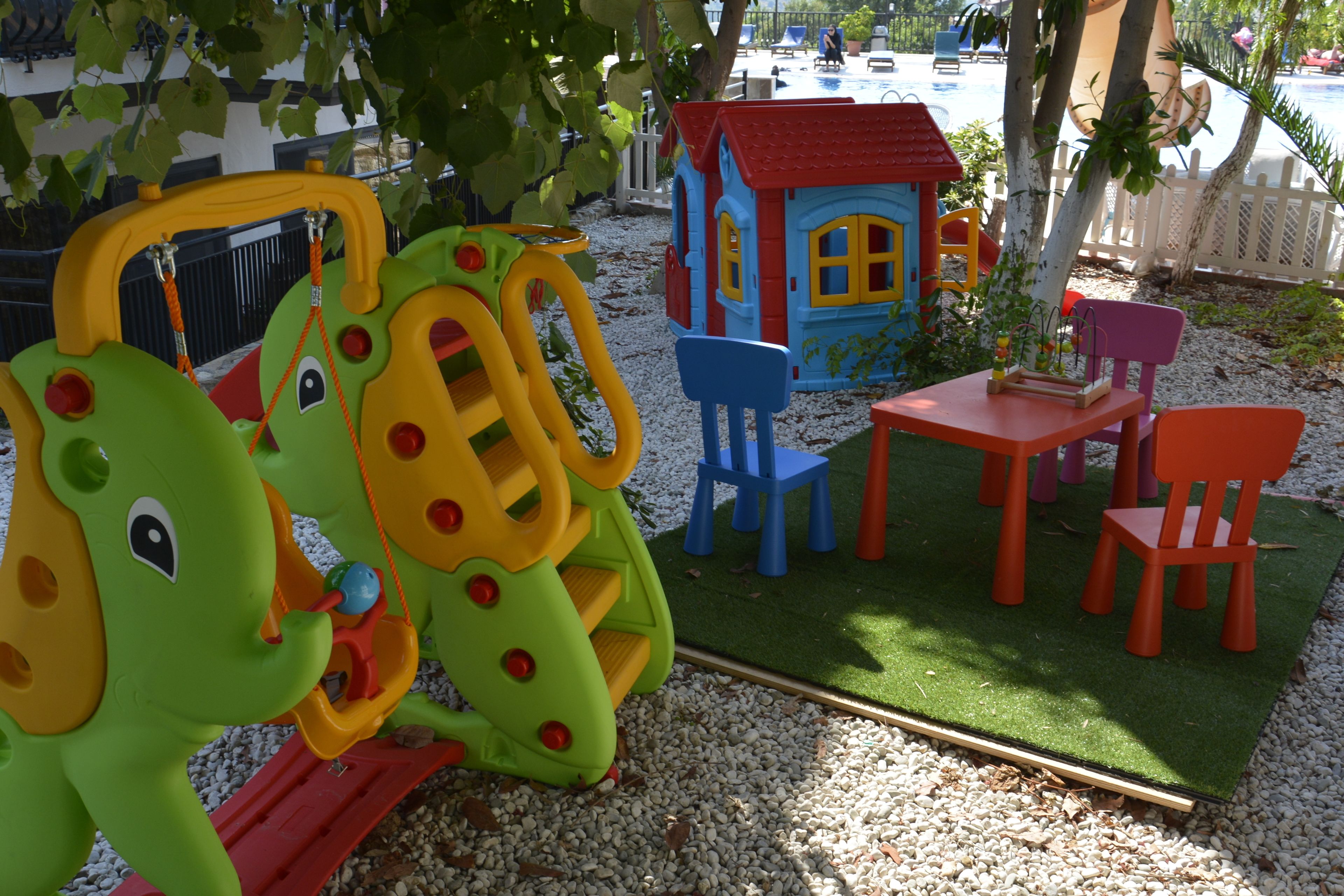 children’s play area – outdoor