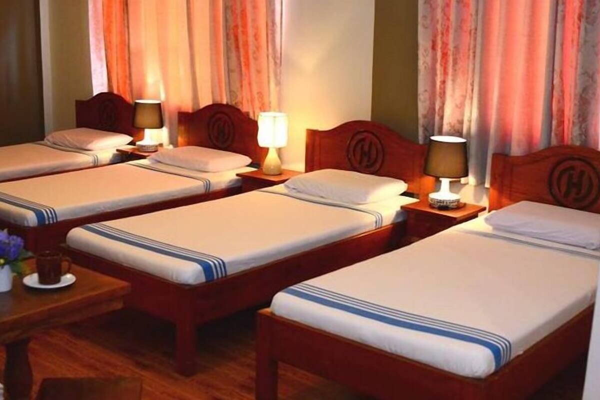 superior quadruple room | desk, free wifi, bed sheets