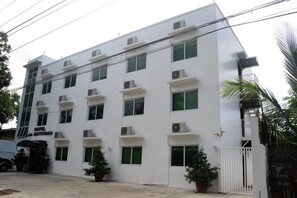 Exterior - Hotel Lola Natividad (Bantay)