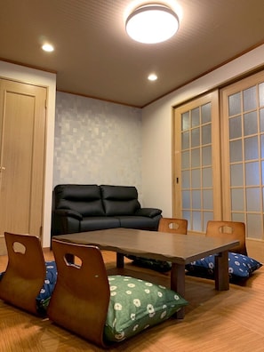 Chambre de style japonais, non-fumeurs (Maximum 7 People) | 1 chambre, Wi-Fi gratuit