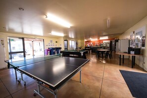 Game room - Beachcomber Lodge & Backpacker (Kaitaia)