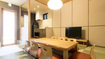 Japanese Style Villa, 2 Bedrooms | 2 bedrooms, desk, free WiFi, bed sheets