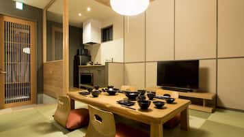 Japanese Style Villa, 2 Bedrooms | 2 bedrooms, desk, free WiFi, bed sheets