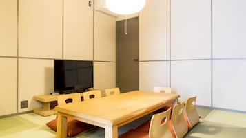 Japanese Style Villa, 2 Bedrooms | 2 bedrooms, desk, free WiFi, bed sheets