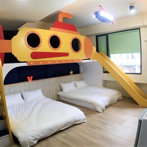 探索潛艇 | 獨特裝潢、書桌、遮光布/窗簾、免費無線上網