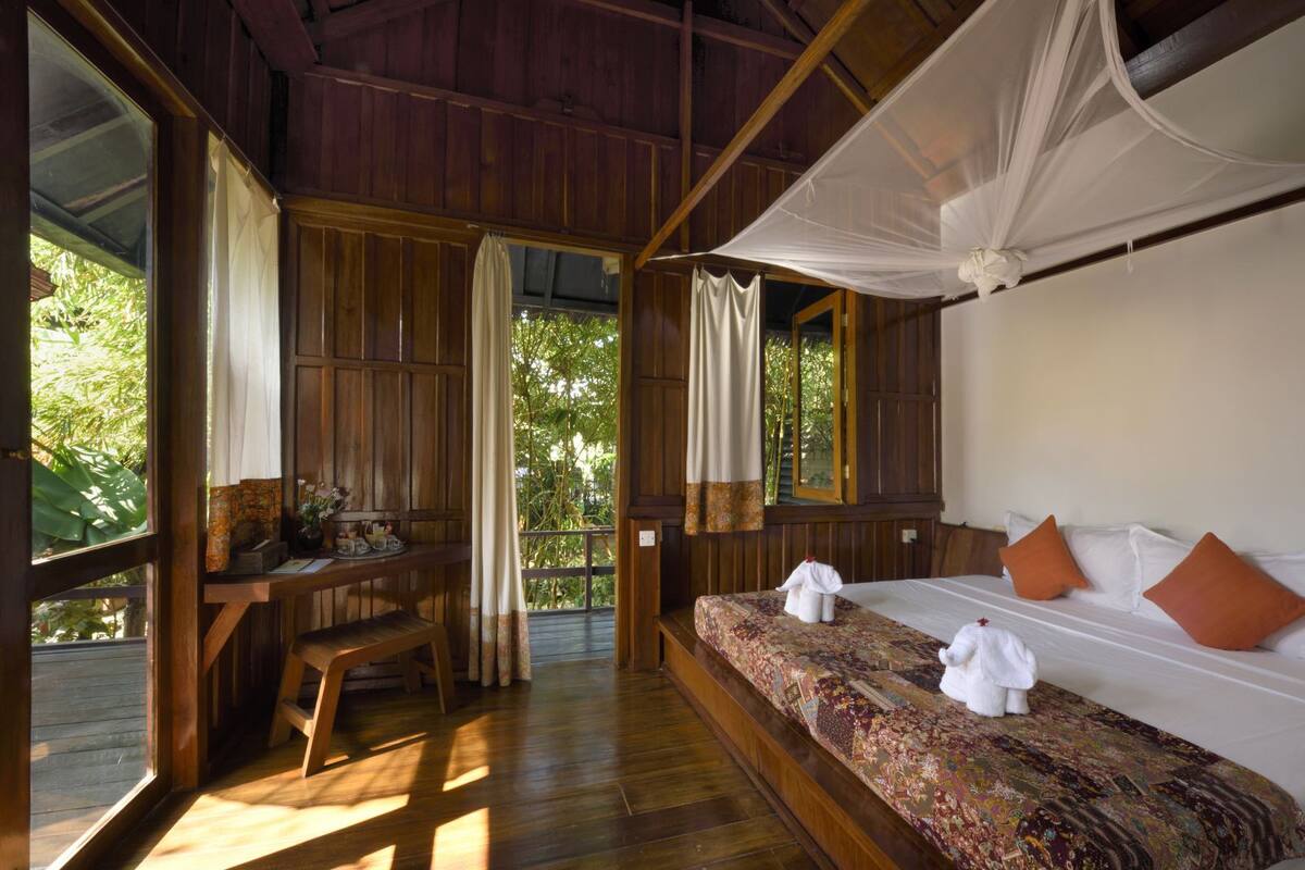 Deluxe Bungalow | In-room safe, desk, free WiFi, bed sheets
