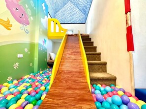 Family Quadruple Room - Little Apple B&B (Wujie)