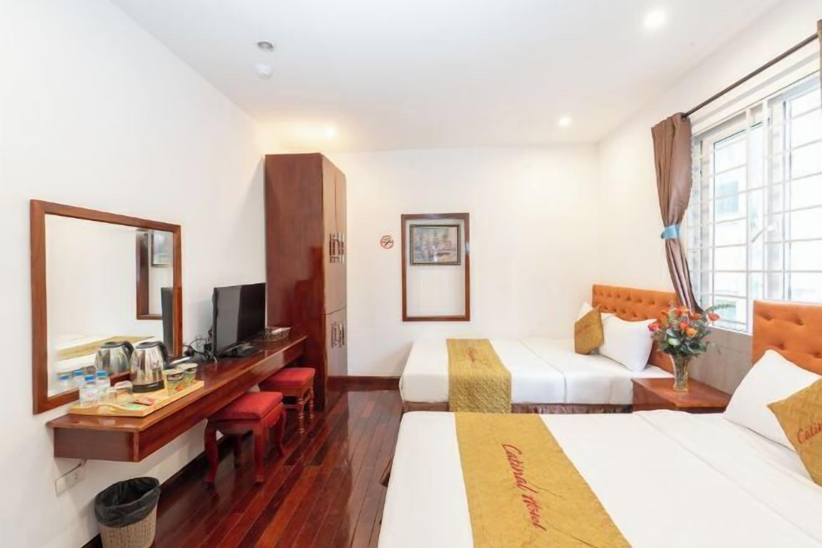 Minibar, desk, soundproofing, free WiFi