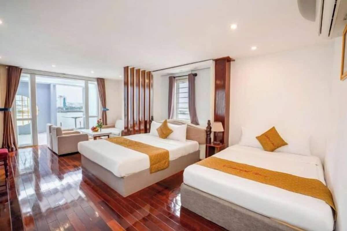 1 bedroom, minibar, desk, soundproofing